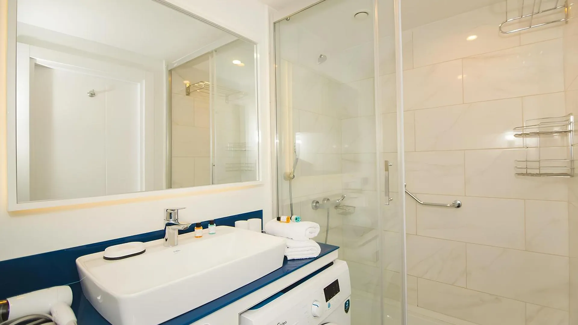 Aparthotel Beachfront Paradise Batumi